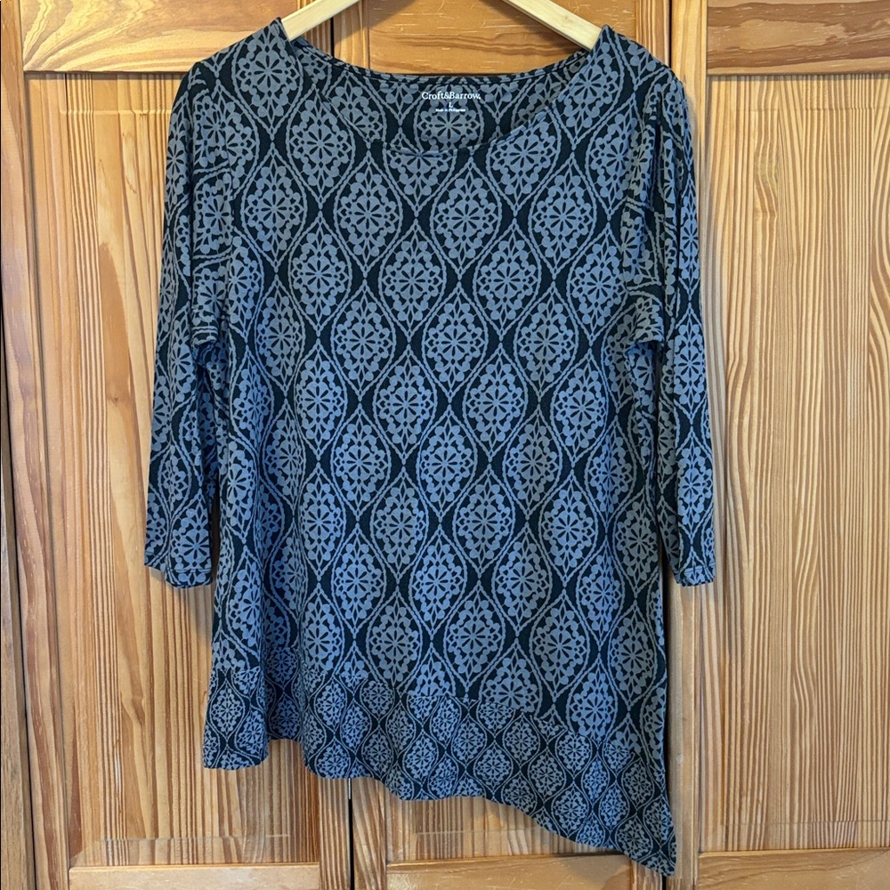 Croft & Barrow Geometric Print Top with Asymmetrical Hem Size Large